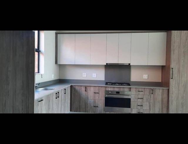 3 BEDROOM HOUSE FOR SALE IN SIX FOUNTAINS RESIDENTIAL ESTATE